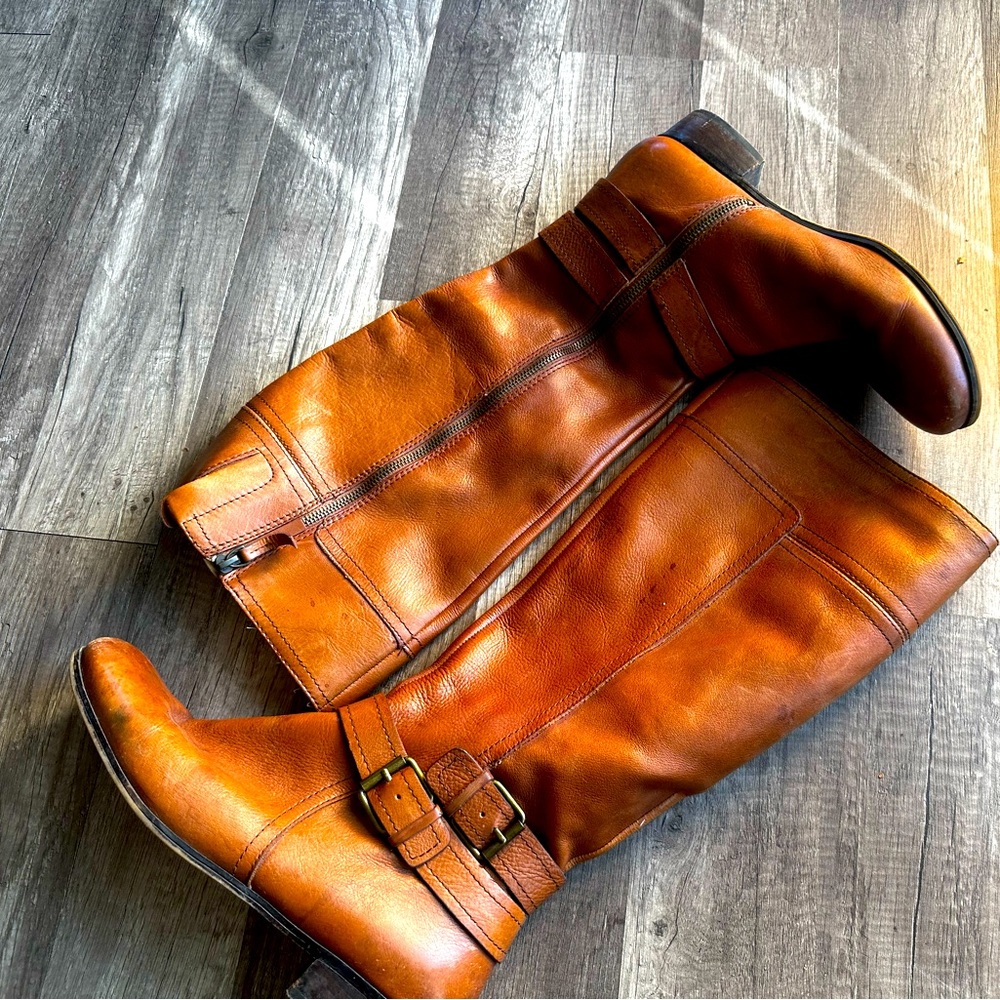 Super cute leather boots.